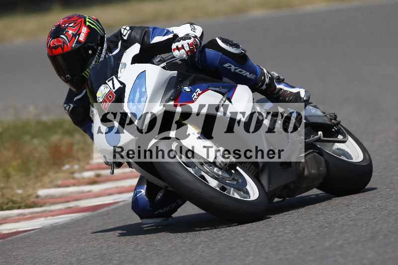 /Archiv-2023/28 05.06.2023 Moto Club Anneau du Rhin/vert-medium/7